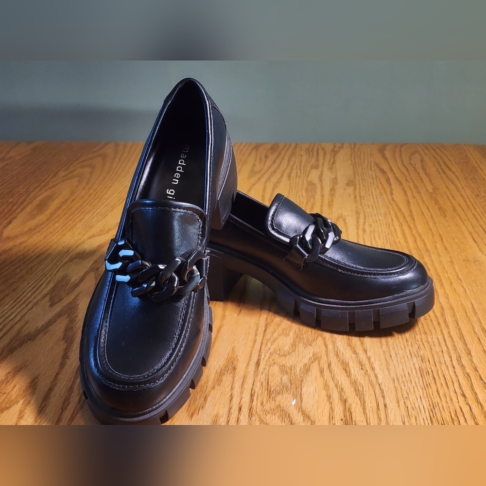 Madden Girl Chunky Lug Sole Loafers Womens 7 Black Heel Shoes Chain Platform - Picture 10 of 15